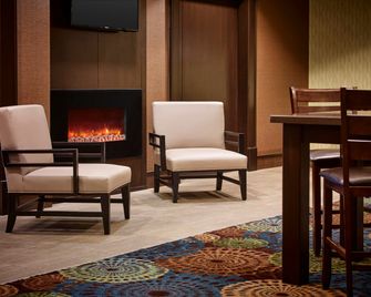 Holiday Inn Express & Suites Timmins By IHG - Timmins - Salónek