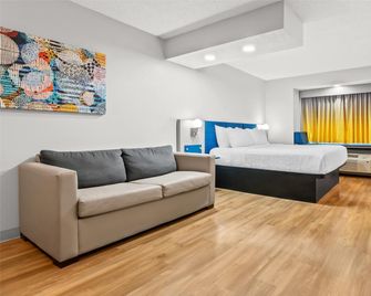 Microtel Inn & Suites by Wyndham Salisbury - Salisbury - Bedroom