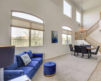 Golfer's Paradise: Oro Valley Home w/ Pool! - Oro Valley - Soggiorno