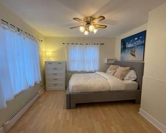 Little Yellow House In The Heart Of The Valley - Port Williams - Bedroom