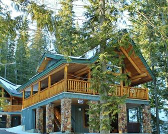 Snow Creek Cabins by Fernie Lodging Co - Fernie - Bina