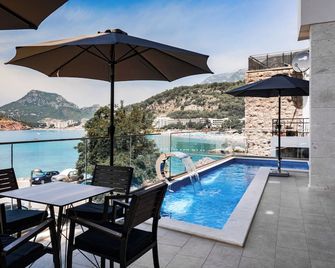 G Star Hotel - Sutomore - Balkon