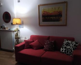 la Casa sul Corso -- alloggio turistico -- appartamento open space - Torricella Peligna - Living room