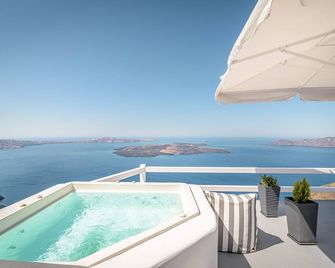 Avianto Suites - אימרוויגלי - מרפסת