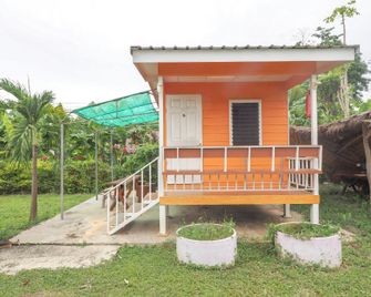 OYO 75325 Our House Tha Sao - Ban Kaeng Raboet - Building