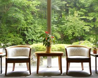 Yamanakako-Asahigaoka-Onsen Hotel Seikei - יאמאנאקאקו - פטיו