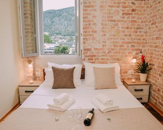 Step to Kotor bay Guesthouse - Kotor - Bedroom