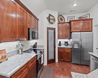 7 min to Stockyards- Cozy & Stylish Home - Fort Worth - Keuken