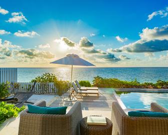 Sailrock South Caicos - Oceanview Villas & Suites - Cockburn Harbour - Pool