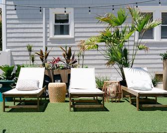 The Shore House - Wildwood - Patio