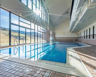 Hotel Harvest Skijam Katsuyama - Katsuyama - Pool
