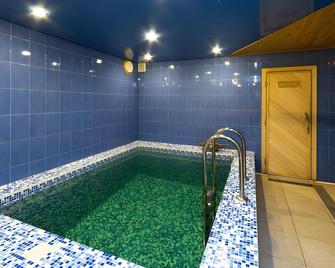Chetyre Sezona - Samara - Piscina