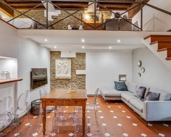 Palazzo Pitti Apartment with Terrace - Florencia - Comedor