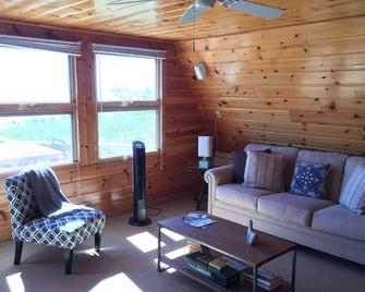 Cozy Cottage On Lake Michigan Shore, Newly Renovated, Flat & few Steps To Beach - Silver Lake - Sala de estar