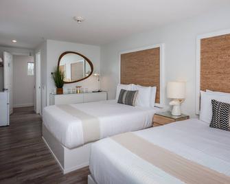 Stones Throw - York Beach - Bedroom