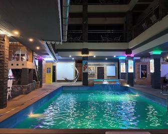 Hangover No 1 Hostel Patong - Phuket City - Pool
