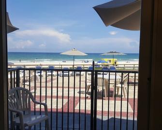 Cove Motel Oceanfront - Daytona Beach - Varanda