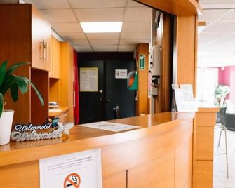 Welcomotel Limoges - Limoges - Front desk