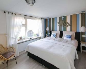 Apartments in a Residence, Nearby the Lake Garda - 't Zand - Bedroom
