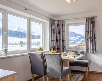 Sunny apartment, with terrace and mountain view - Sankt Jakob in Haus - Jídelna
