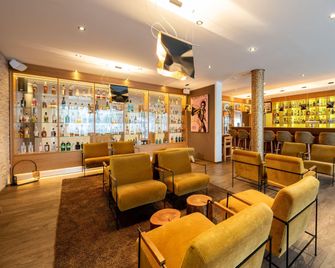 Best Western Plus iO Hotel - Schwalbach am Taunus - Bar