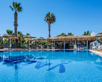 Yalipark Beach Hotel - יאליקבאק - בריכה