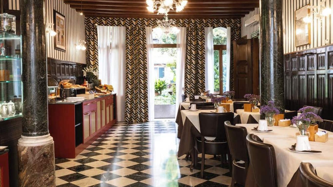 Pensione Accademia - Villa Maravege