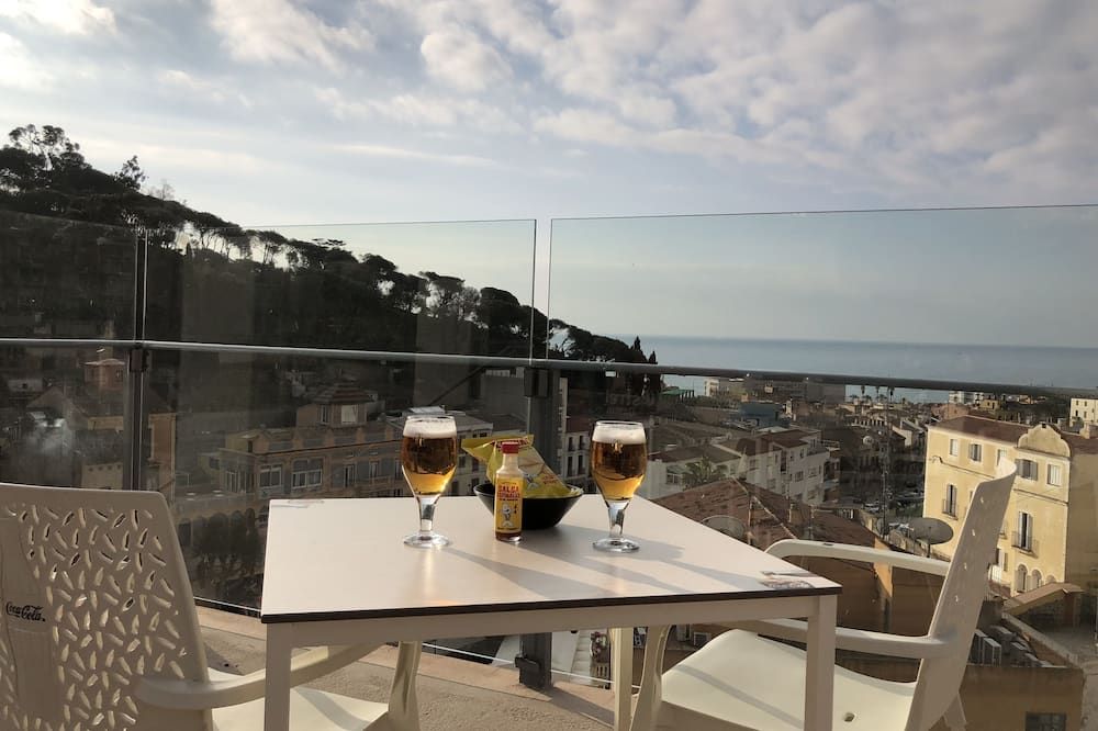 ديناميك هوتلز كالديتس برشلونة