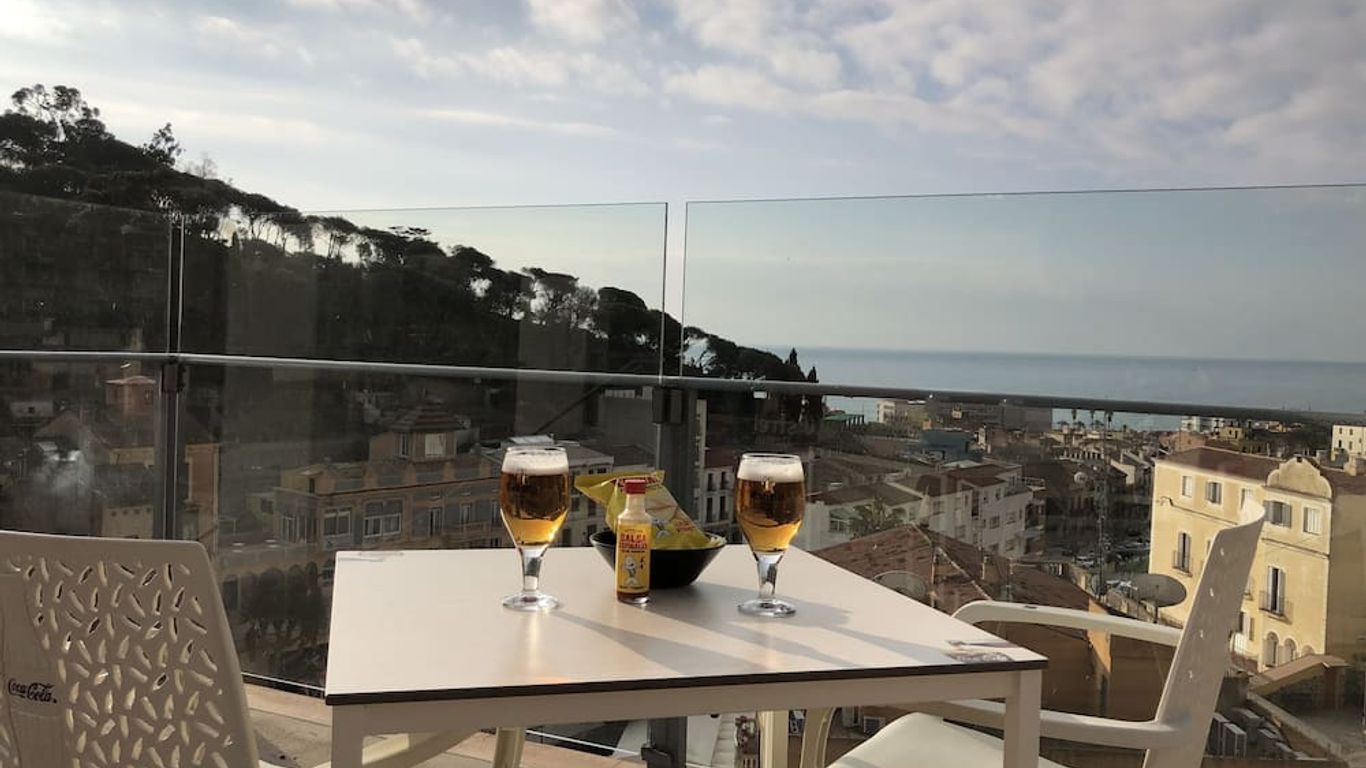 ديناميك هوتلز كالديتس برشلونة