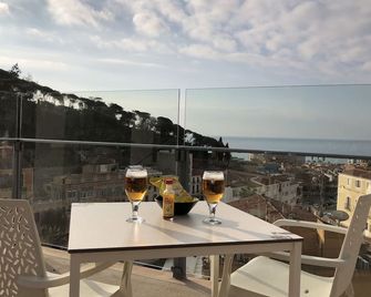 Dynamic Hotels Caldetes Barcelona - Caldes d'Estrac - Balkón