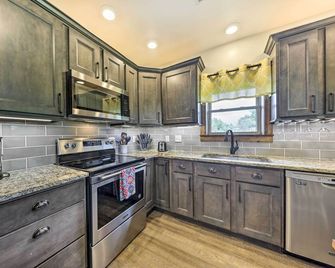 Waterfront Missouri Escape w/ Private Pond & Dock! - Nevada - Kitchen