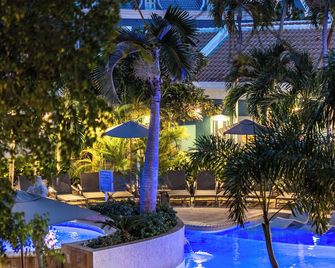 Kura Botanica Hotel - 威廉斯塔德 - 游泳池