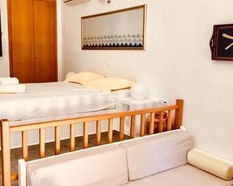 Coral Apartments - Folegandros