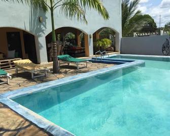 Ritam Getaways - Mombasa - Pool