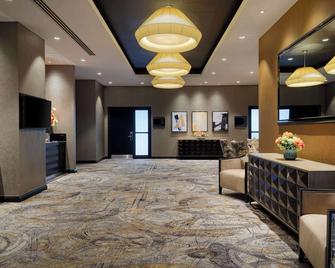 DoubleTree by Hilton Hotel Woking - Woking - Lobby