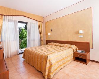 Hotel Fabbrini - Abbadia San Salvatore - Спальня