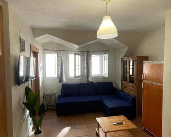 Apartamento 1 Dormitorio, Edf Artyffal Zona Media - Güéjar-Sierra - Living room