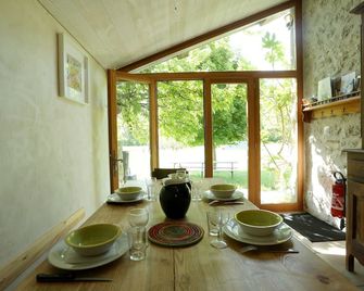 Charming detached house with garden and lavender (Moulin, lower house - Orpierre - Dining room