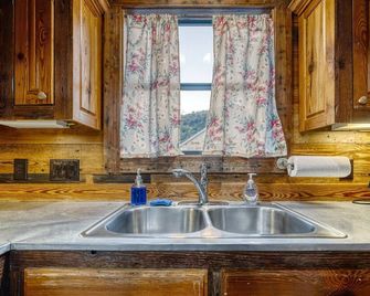 Unique Cabin by the Frio - River Rock Cabin #3 - Concan - Kitchen