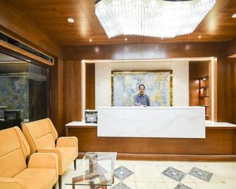 Hotel Golden - I - Raipur - Receptionist