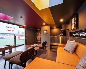 Rakuten Stay X Eagles 202 With Roof Balcony - Сендай - Лаунж
