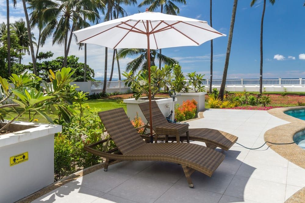 One bedroom Oceanfront Apartment by Green Turtle Residences. - Zamboanguita - Terasa