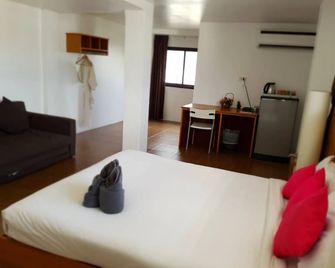 Iroom Hotel - Bang Kung