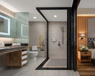 Holiday Inn Beijing Changan West By IHG - Beijing - Bathroom