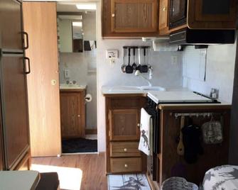 Cabin Fever Reliever - Guernsey - Kitchen