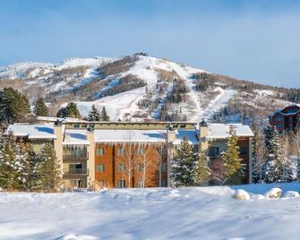 Charming Studio + Loft Condo | Walk to Gondola | Pool, Hot Tubs and Views! - Steamboat Springs - Bygning
