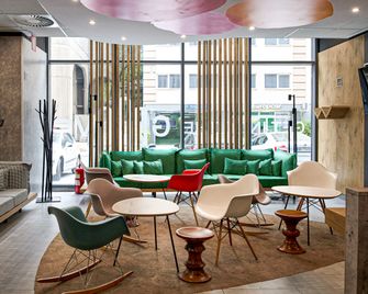 Holiday Inn Express Skopje City Centre by IHG - Skopje - Oleskelutila