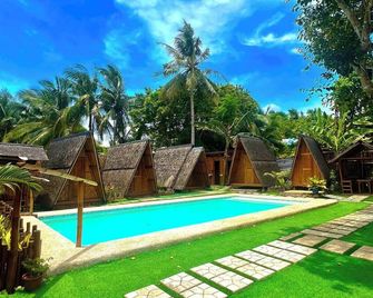 Bamboo Grove Royale by Hiverooms - Bogo City - Pool