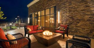 Embassy Suites by Hilton Akron Canton Airport - North Canton - Edifici