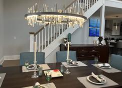 Luxury In Town Home - Saratoga Springs - Dining room